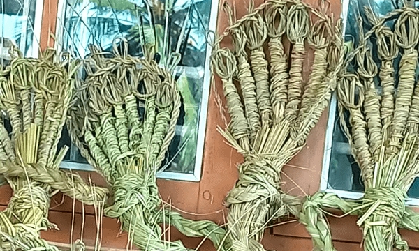 ದರ್ಬೊ ವಾಪರೂನ ಸಾತ ಹೆಡೊ ಆಸಚೆ ನಾಗದೇವಾಲಿ ಬಿಂಬ ಸ್ವರೊಪ ಆಸಚಿ ಕಲಾಕೃತಿ ರಚನಾ